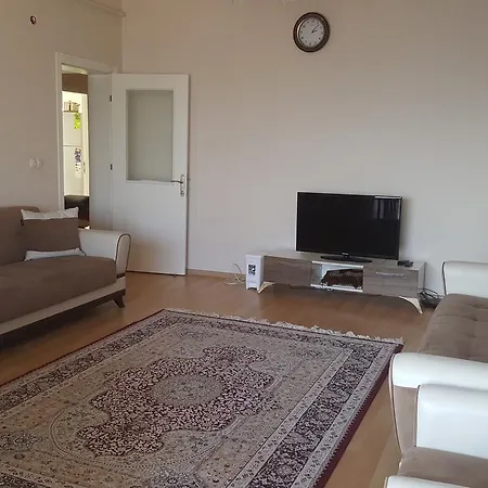 Luna Apartment *
